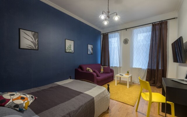 Апартаменты «Spb2day на Невском 81»