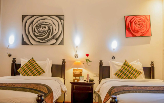 La Rose Suites