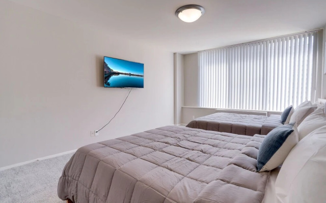 Stylish Condo in Crystal City