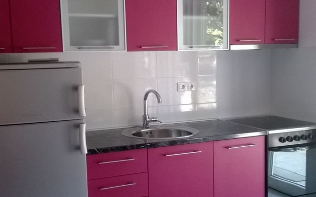 Apartment Tom - 500 m from sea: A1 Omis, Riviera Omis