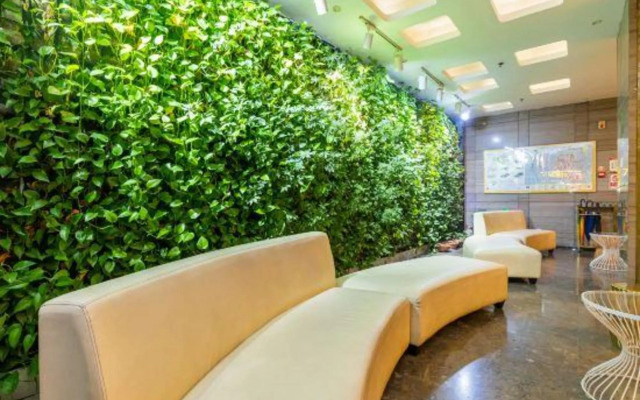 Super 8 Kaifeng City Government