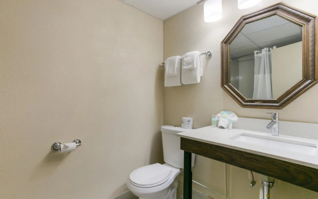 Eisenhower Hotel & Conference Center