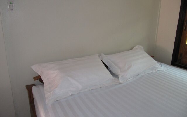 Lux Pillow Hostel Hpa An