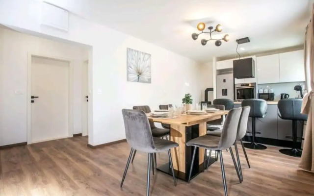 Bruno - Modern Apartment With Pool - A1