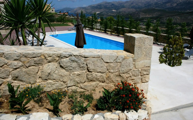 Lagoon View Apartments - Adults Only