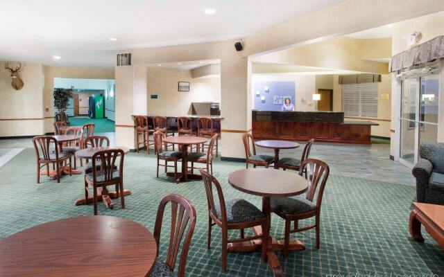 Holiday Inn Express St. Ignace-Lake Front by IHG