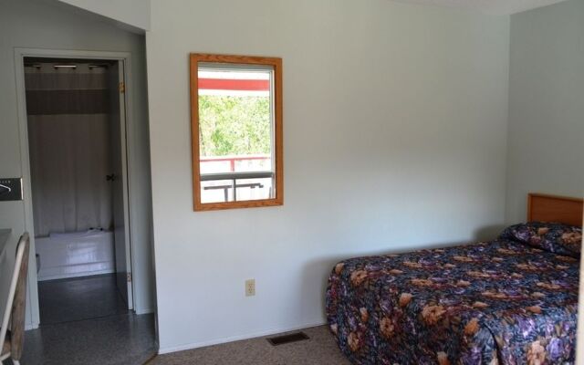 Rivermount Motel Campground and RV Park