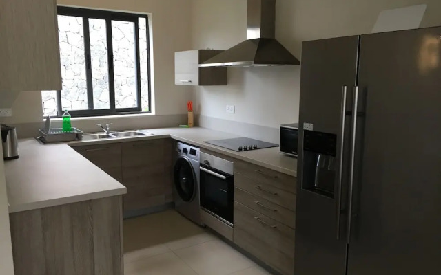 Immaculate Two Beds Luxury Marina Apartment