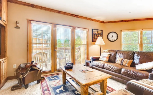 2 Bedroom Colorado Mountain Vacation Rental in River Run Village With Hot Tub Access and Walking Distance to Ski