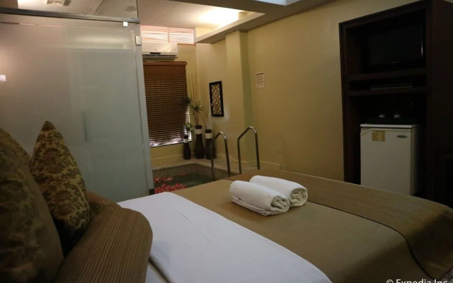 Splash Suites Hotel Laguna