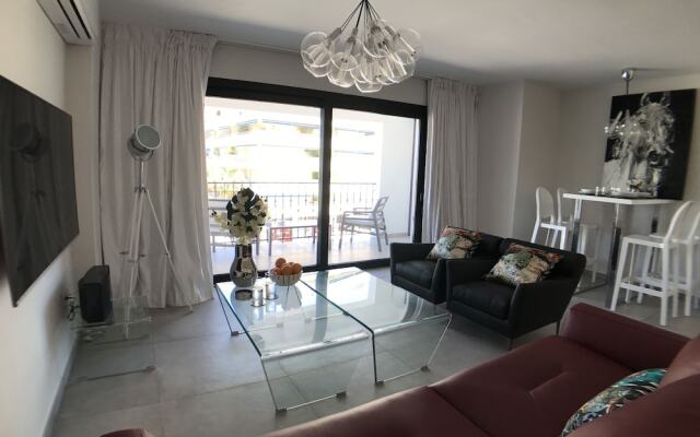 Contemporary 1 Bedroom Apt Puerto Banus