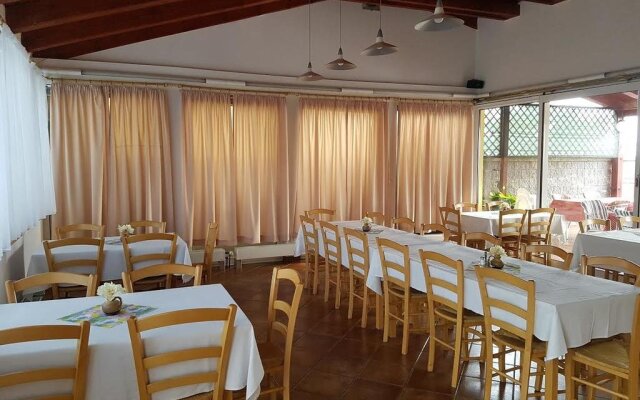 Restaurant a Pension u Hradu