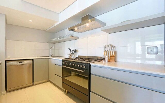 Four on C luxury Suites by Totalstay