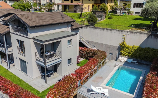 Mulino Vista Lake by Rent all Como