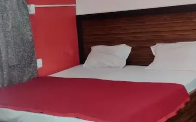 Goroomgo Senorita inn Puri