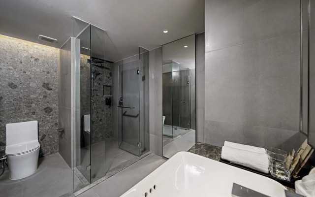 Gardina Asoke Hotel & Residence