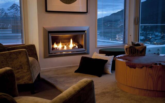 Element Escapes Luxury Apartments