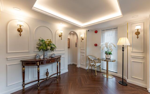 Golden Sun Apartment & Hotel