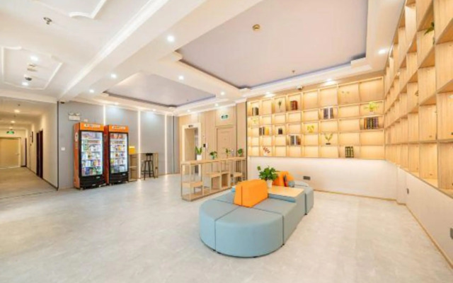 Jitai Chain Hotel (Shanghai Wildlife Park)