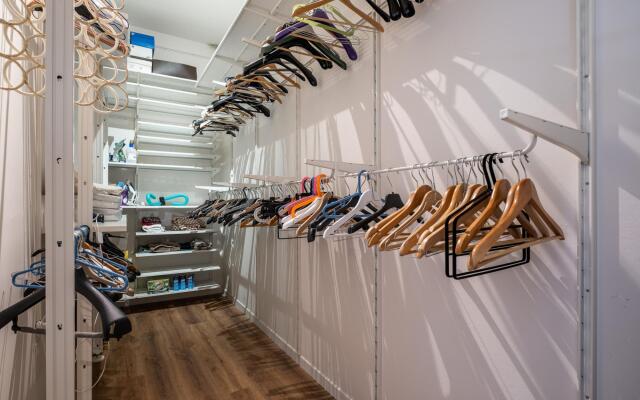 Massarenti 406 Elegant Apartment by Wonderful Italy