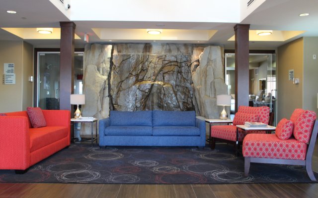 Holiday Inn Express Hotel & Suites Riverport Richmond, an IHG Hotel