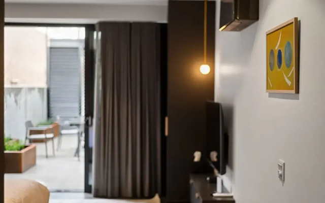 Spotless Braddon Studio With Accessible Bathroom