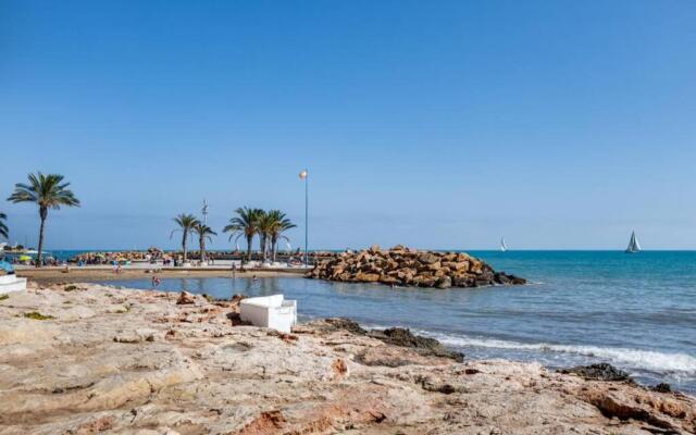 Apartment Ramon Gallud 204