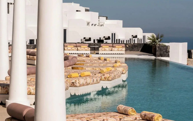 Cresanto Luxury Suites