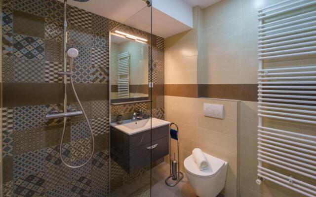 Main square 5 star luxury apartment with view