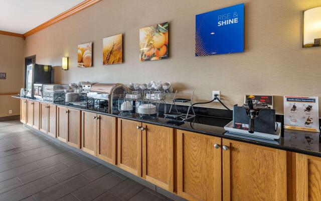 Comfort Inn & Suites Greenville I-70
