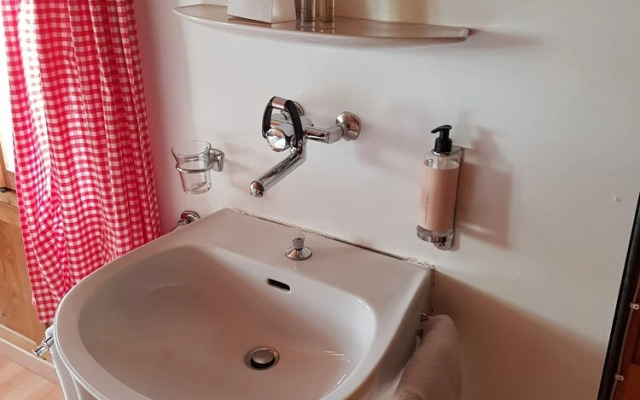 Swiss-Chalet Merlischachen - Historik Chalet-Hotel Lodge