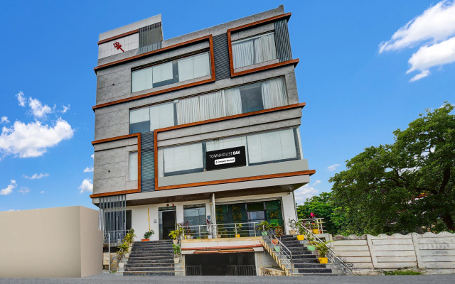 Townhouse Oak Shri Jagannath Temple Formerly Sai Thrishul Grand