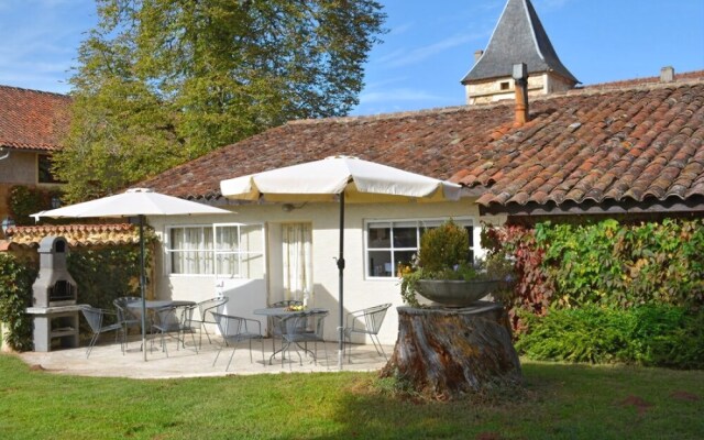 Wonderful location for weddings and parties by French château