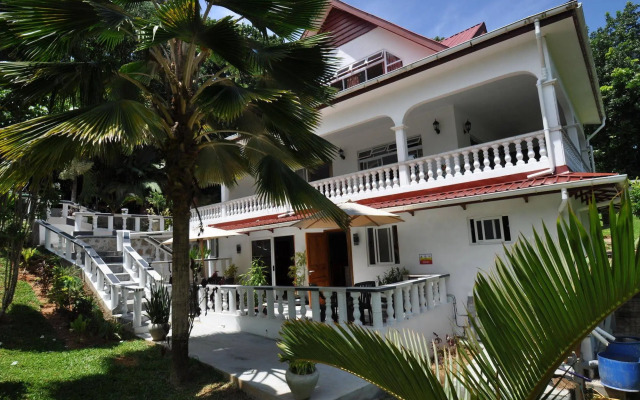Chrisent Residence
