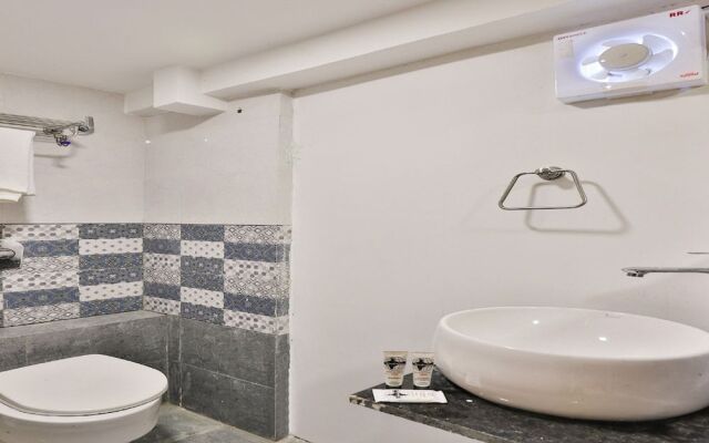 OYO 24950 Hotel Shree Balaji Residency