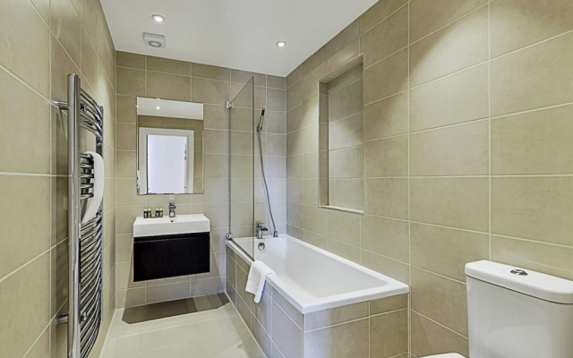 Chic Chiswick Apartment