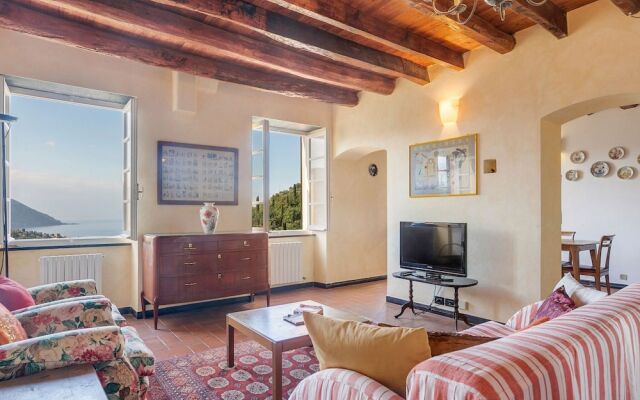 Dreamy Holiday Home in Recco With Swimming Pool