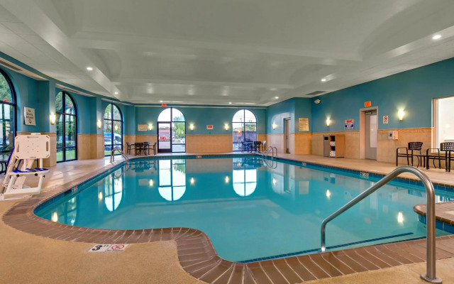 Holiday Inn Express Hotel and Suites Nashville-Opryland by IHG
