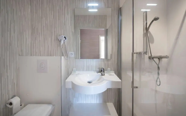 Logis Hotel - L'Hôtel Des Bains