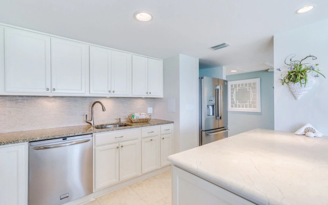 Regatta Beach Club N 913 by Vtrips