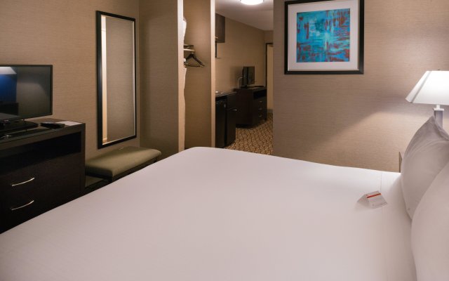 Holiday Inn Express Hotel and Suites Pasadena-Colorado Blvd, an IHG Hotel