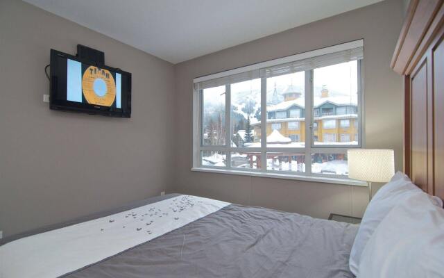Whistler Blackcomb VR at Town Plaza