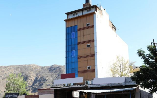OYO 10413 Hotel Royal Plaza