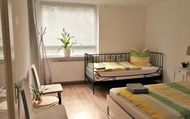 Central-Apt at Lake, CityCenter 5min, Fair 18min!!!