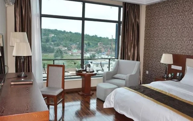 Qingtian Boutique Hotel (Zhaotong Fengxia Road)