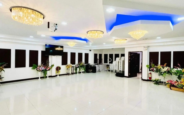 Offshore Hotel by OYO Rooms