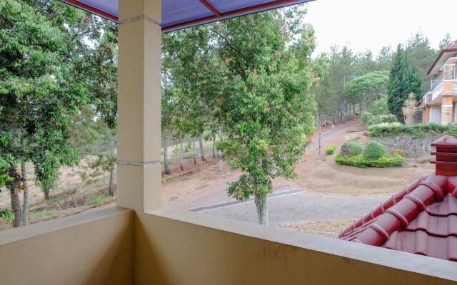 SPOT ON 1767 Villa Anggur Panderman