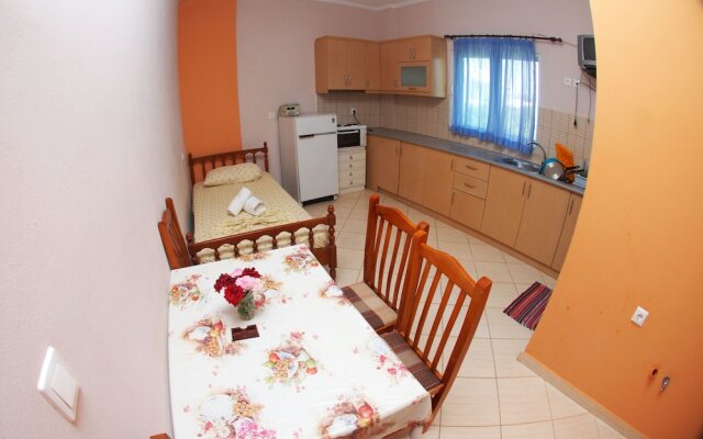 Tiku's Apartments