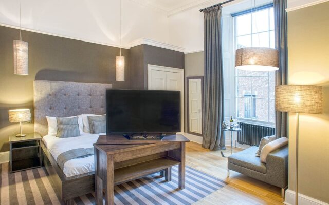 Rooms & Suites Picardy Place