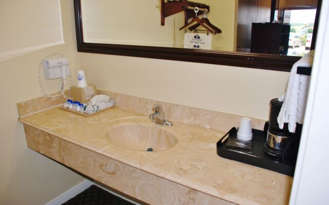Americas Best Value Inn & Suites Hempstead Prairie View